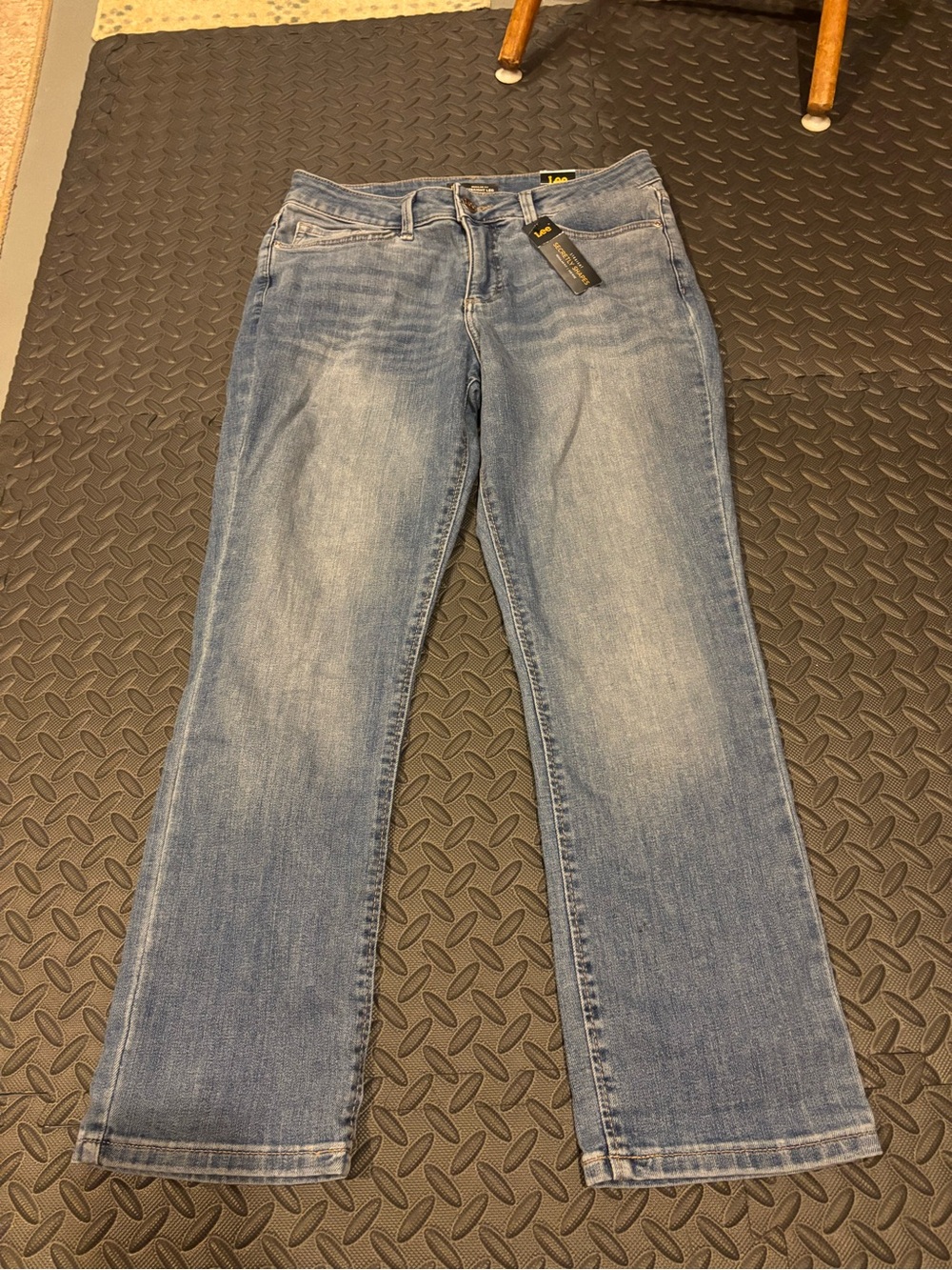 NWT! Lee Straight-Leg Women's Jeans in Light Blue Wash Short 8